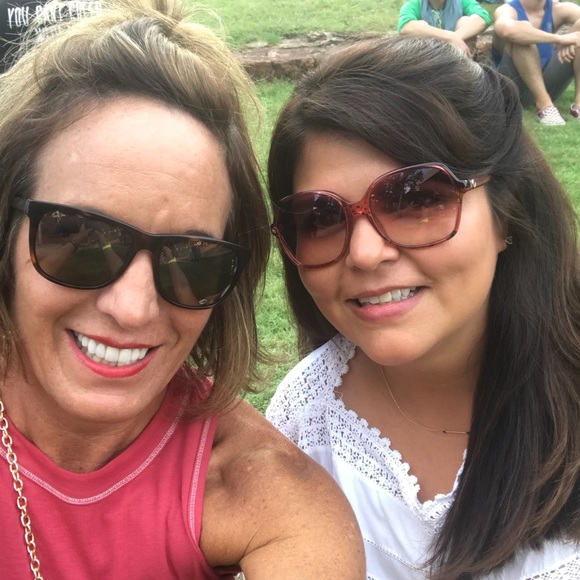 Meet your Posher, Tori - Picture 6 of 6